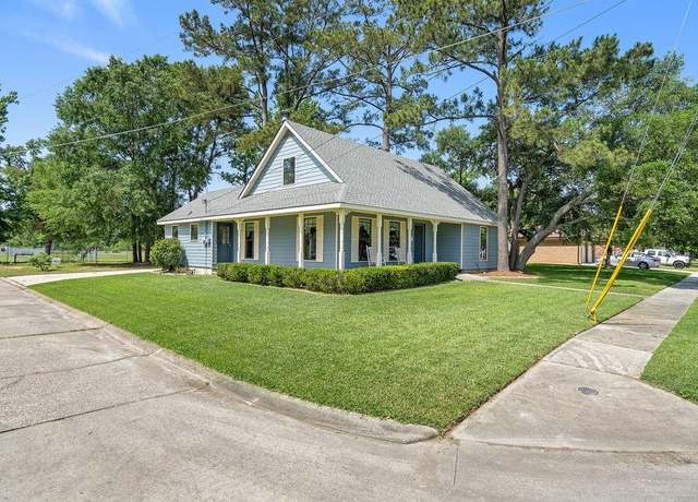 Property at 155 Greencrest Dr, Slidell, LA 70458, 4 beds, 2.5 baths