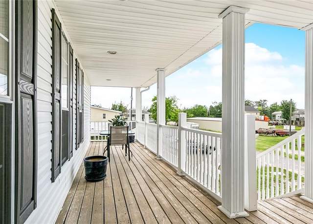 Property at 4850B Jean Lafitte Blvd, Jean Lafitte, LA 70067, 3 beds, 2 baths