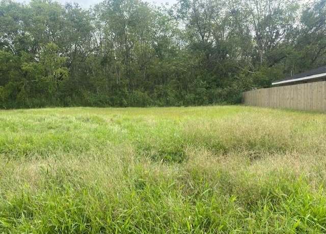 Property at 1637 Heights Dr, St Bernard, LA 70085