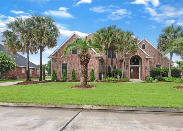 Property at 244 Masters Point Ct, Slidell, LA 70458, 4 beds, 3.5 baths