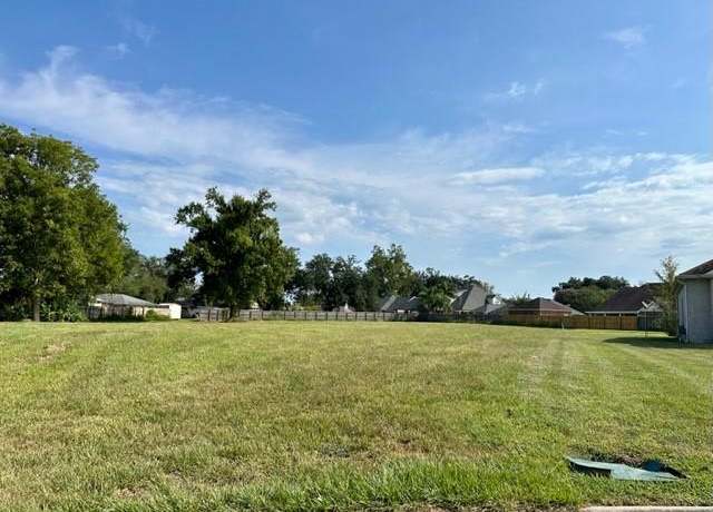 Property at 125 Downing Ct, Belle Chasse, LA 70037