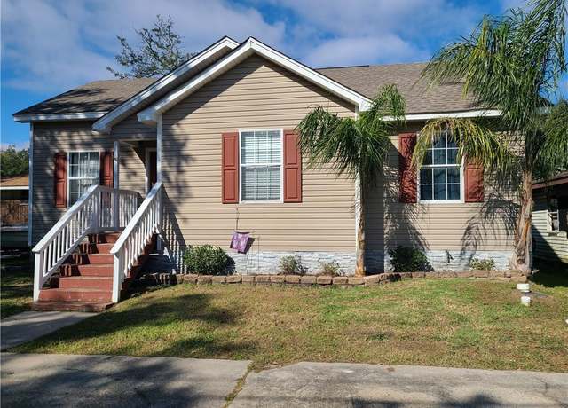Property at 5148 Crown Point Dr, Marrero, LA 70072, 3 beds, 2 baths