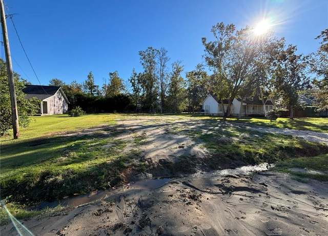 Property at 204 Spruce St, Mandeville, LA 70471