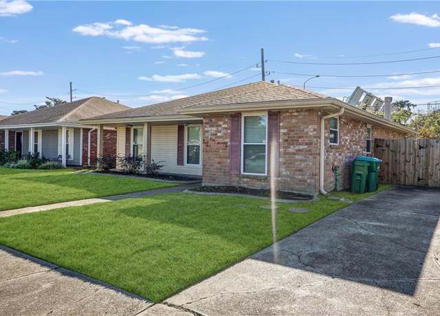 Property at 3 S Lafourche Ct, Kenner, LA 70065, 3 beds, 2 baths