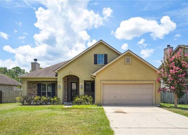 Property at 444 Autumn Haven Cir, Lacombe, LA 70445, 3 beds, 2 baths
