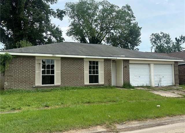 Property at 3020 Sherwood Dr, La Place, LA 70068, 3 beds, 2 baths