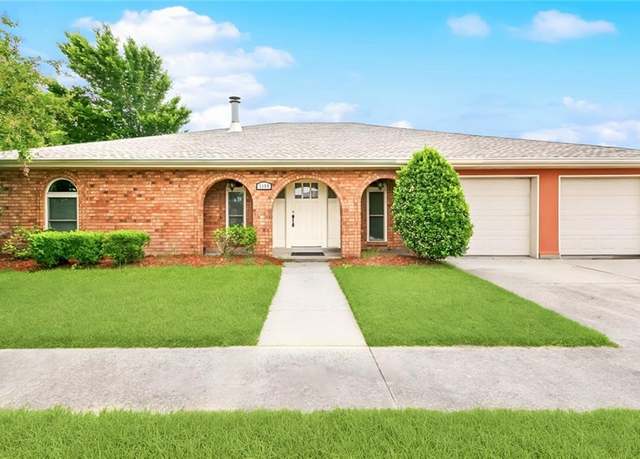 Property at 3109 Gallo Dr, Chalmette, LA 70043, 3 beds, 2 baths