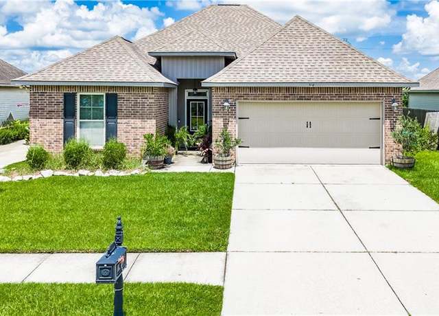 Property at 214 Ashton Oaks Ln, Luling, LA 70070, 3 beds, 2 baths