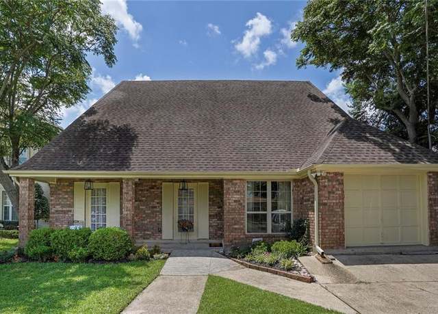 Property at 4740 Avron Blvd, Metairie, LA 70006, 3 beds, 2.5 baths