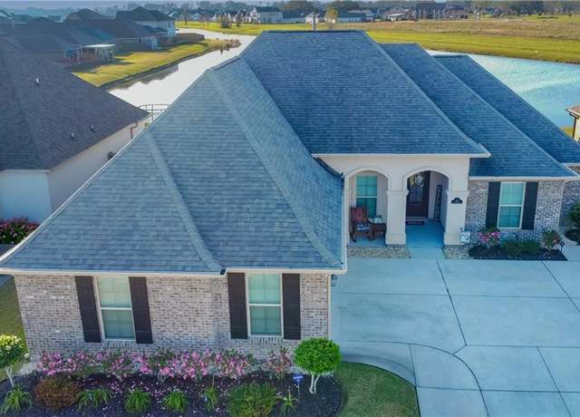 Property at 471 Lakehaven Dr, Gonzales, LA 70737, 4 beds, 3 baths