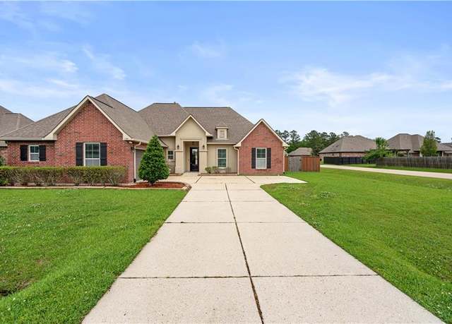 Property at 134 Laurel Oaks Rd, Madisonville, LA 70447, 4 beds, 2 baths