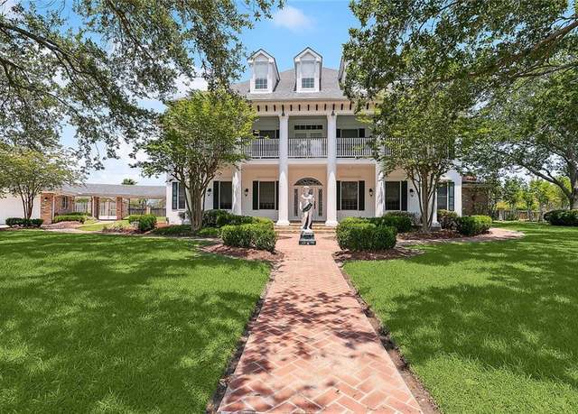 Property at 288 Doral Ln, La Place, LA 70068, 4 beds, 3.5 baths