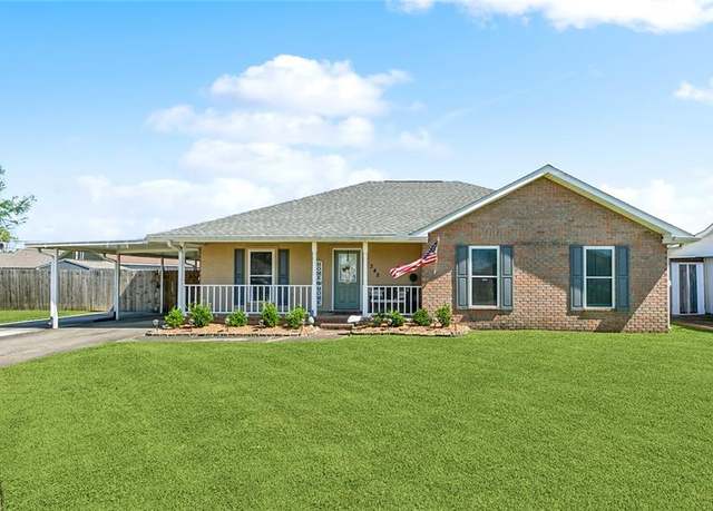 Property at 342 River Village Dr, Destrehan, LA 70047, 3 beds, 2.5 baths