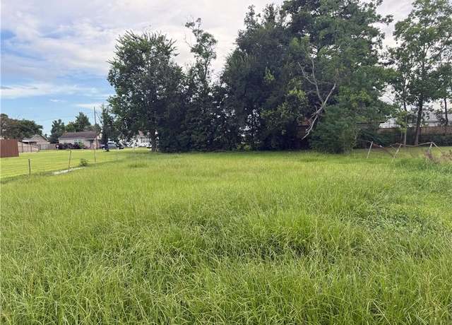 Property at 7212 Sally St, Arabi, LA 70032