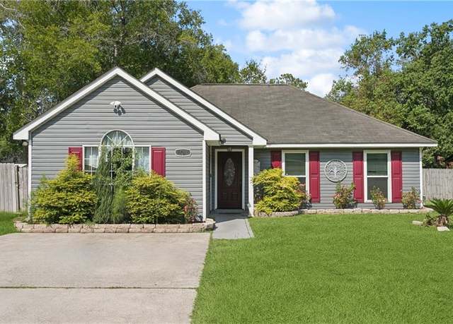 Property at 1417 Hickory St, Slidell, LA 70460, 3 beds, 2 baths