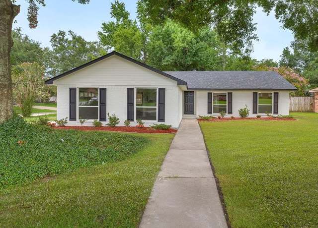 Property at 555 Lenwood Dr, Slidell, LA 70458, 3 beds, 2 baths