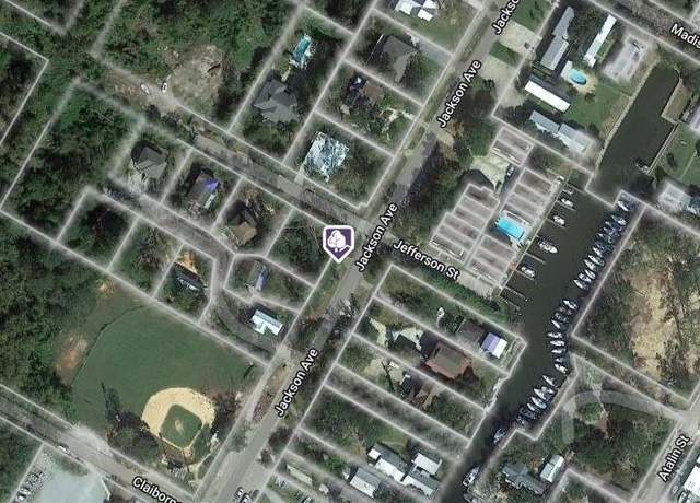 Property at 290 Jackson Ave, Mandeville, LA 70448