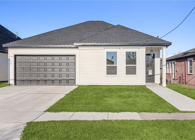 Property at 718 West Dr, Westwego, LA 70094, 4 beds, 2 baths