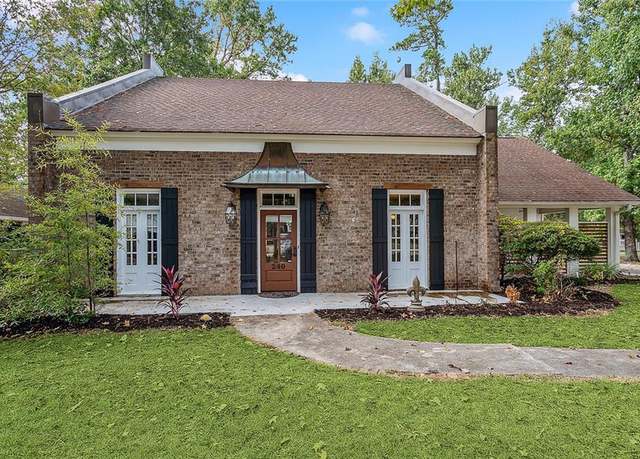 Property at 240 Silver Maple Dr, Mandeville, LA 70471, 4 beds, 3 baths