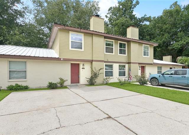 Property at 704 Colbert St Unit B, Mandeville, LA 70448, 3 beds, 2.5 baths