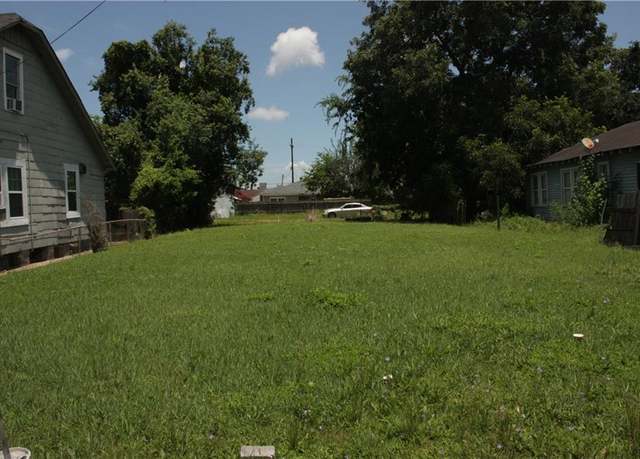 Property at 8829 Belfast St, New Orleans, LA 70118