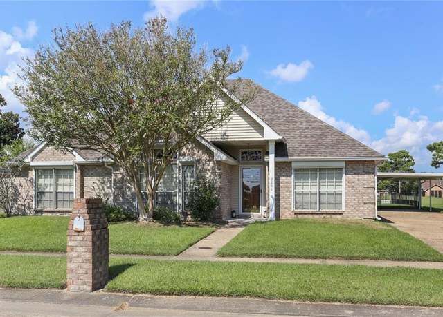Property at 2261 Country Club Dr, La Place, LA 70068, 3 beds, 2 baths