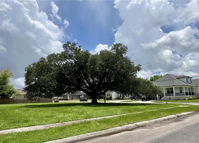 Property at 7205 Easy St, Arabi, LA 70032