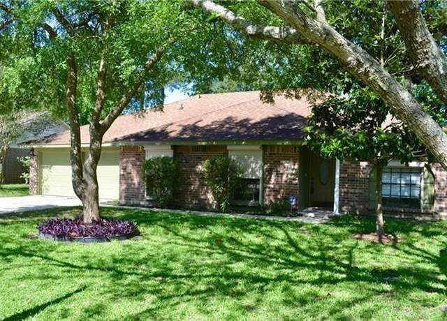 Property at 444 Water Oak Ln, Mandeville, LA 70471, 3 beds, 2 baths