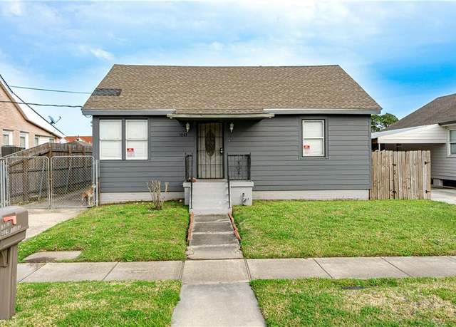 Property at 1043 Lebeau St, Arabi, LA 70032, 3 beds, 2 baths