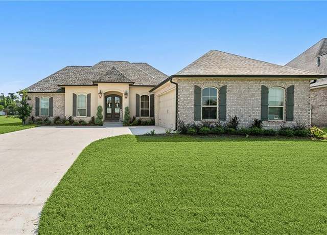 Property at 356 South Pass Dr, La Place, LA 70068, 4 beds, 2.5 baths