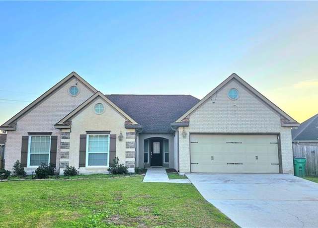 Property at 2729 Creole Ct, Marrero, LA 70072, 4 beds, 2 baths