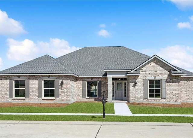 Property at 2640 Greenville Dr, Marrero, LA 70072, 4 beds, 3 baths