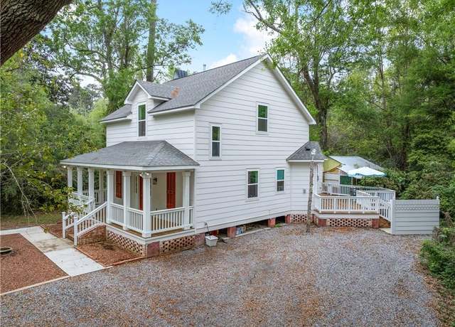 Property at 71434 Saint Joseph St, Abita Springs, LA 70420, 3 beds, 2.5 baths