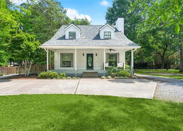 Property at 316 Lexington Dr, Mandeville, LA 70471, 3 beds, 2 baths