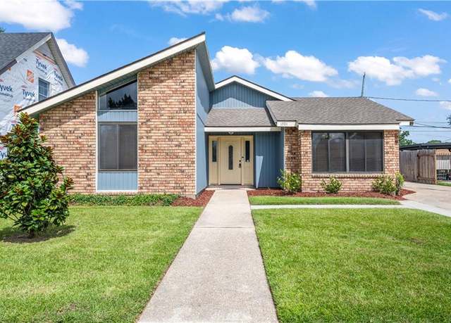 Property at 1701 Cambridge Dr, La Place, LA 70068, 3 beds, 2 baths