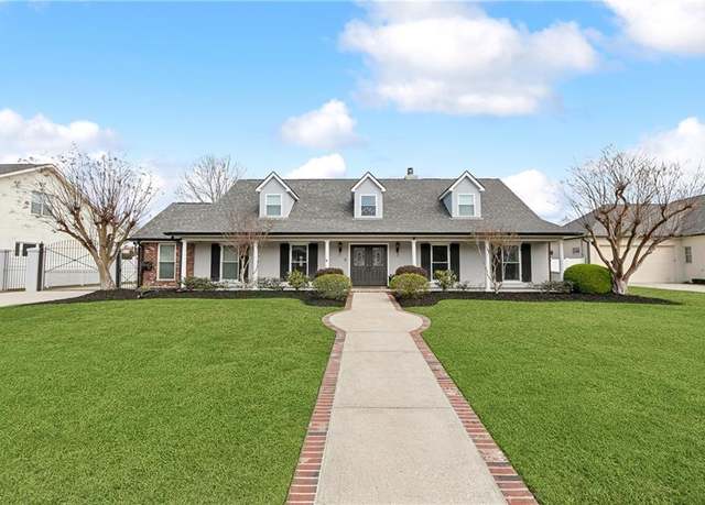 Property at 116 Primrose Dr, Belle Chasse, LA 70037, 5 beds, 4.5 baths