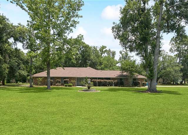 Property at 2018 Old River Rd, Slidell, LA 70461, 4 beds, 2 baths