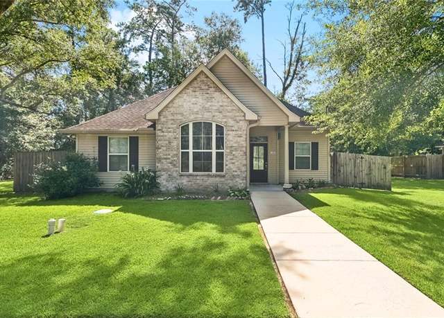 Property at 1383 Cherry St, Slidell, LA 70460, 3 beds, 2 baths