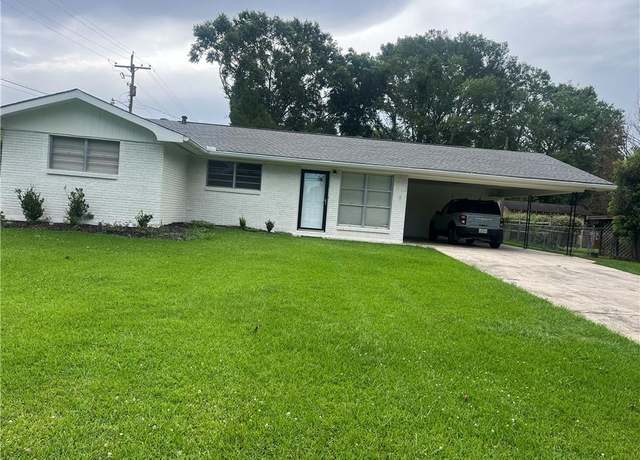 Property at 4286 39th St, Zachary, LA 70791, 3 beds, 2 baths