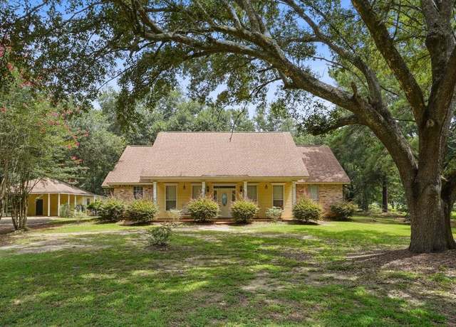 Property at 16233 Cody Ln, Covington, LA 70435, 3 beds, 2.5 baths