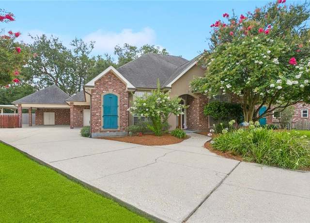 Property at 142 Colony Rd, Belle Chasse, LA 70037, 3 beds, 3.5 baths