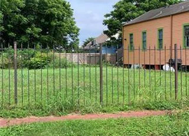 Property at 458 Flood St, New Orleans, LA 70117