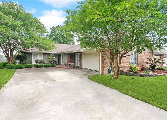 Property at 161 Moonraker Dr, Slidell, LA 70458, 3 beds, 2 baths
