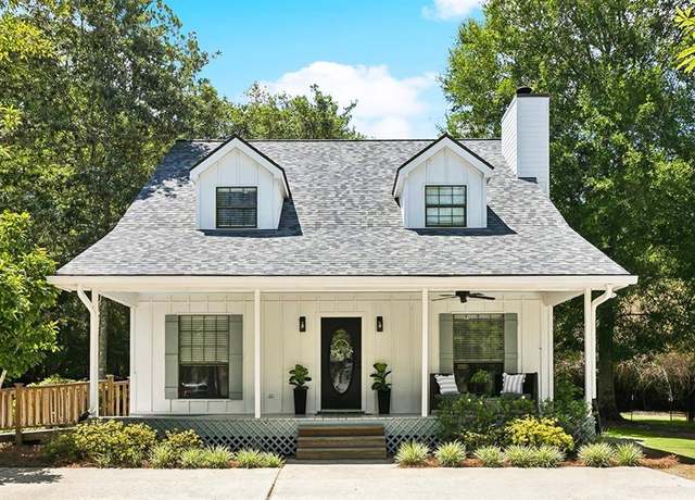 Property at 316 Lexington Dr, Mandeville, LA 70471, 3 beds, 2.5 baths