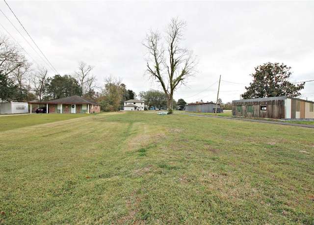 Property at 102 Oak Alley Ct, Belle Chasse, LA 70037