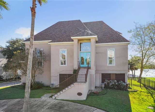 Property at 1056 Peninsula Dr, Slidell, LA 70460, 4 beds, 3.5 baths