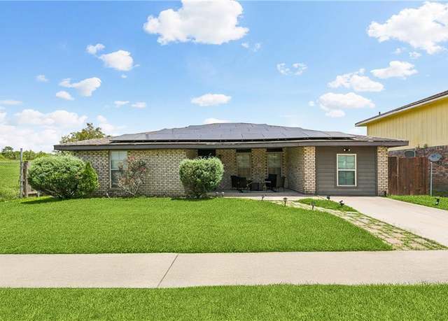 Property at 5445 Tusa Dr, Marrero, LA 70072, 4 beds, 2 baths