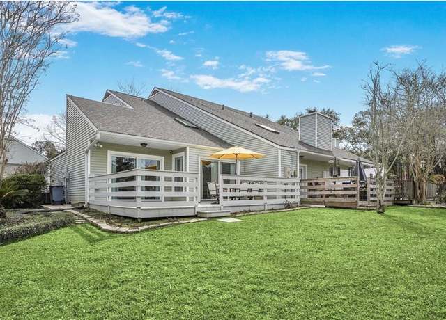 Property at 5 Jacqueline Ct #5, Mandeville, LA 70471, 2 beds, 2.5 baths