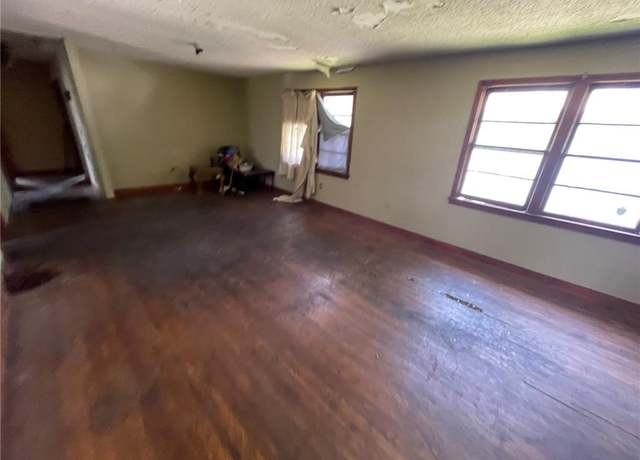 Property at 2674 Iberia St, Baton Rouge, LA 70805, 2 beds, 1 bath