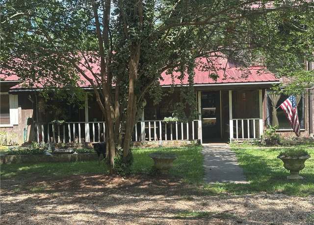 Property at 30010 River Rd, Mount Hermon, LA 70450, 5 beds, 4 baths